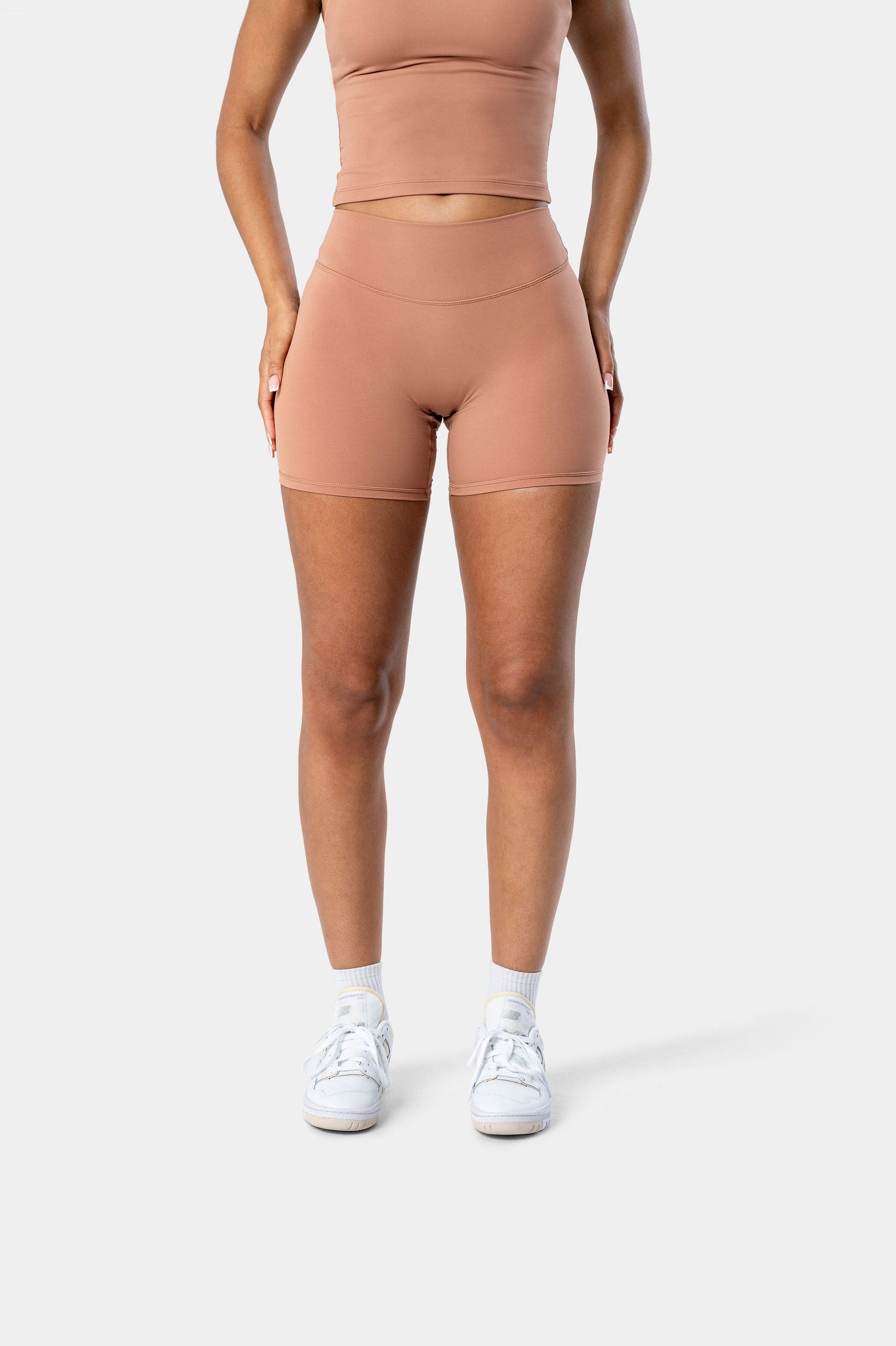 Lunara Short - Mocha Mousse 6"