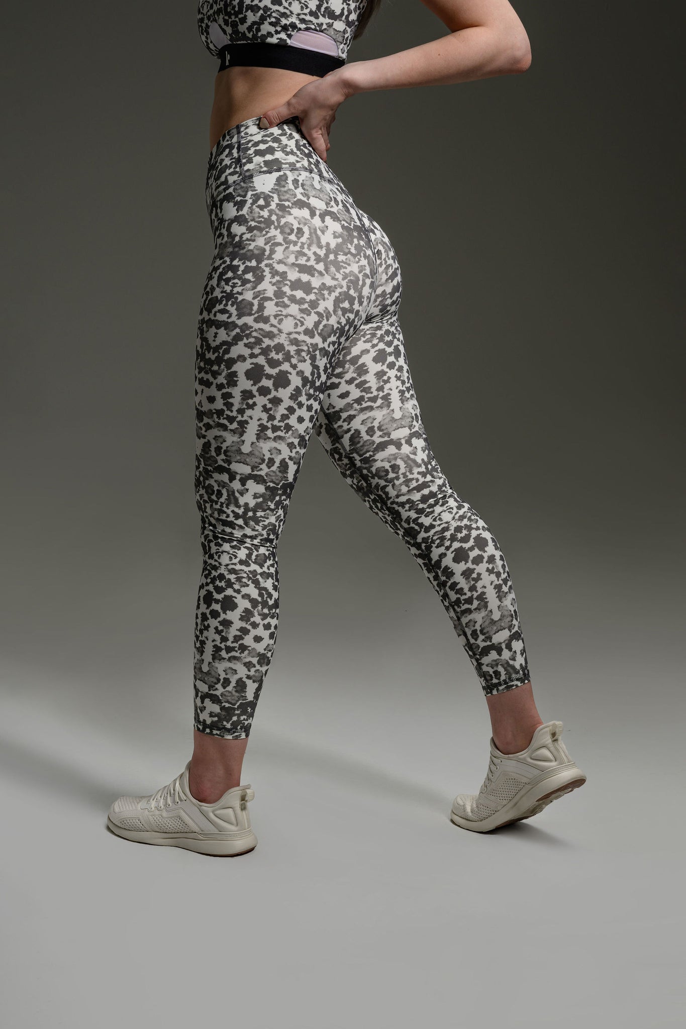 Featherlite Enhance Leggings 27" - Leopard Print