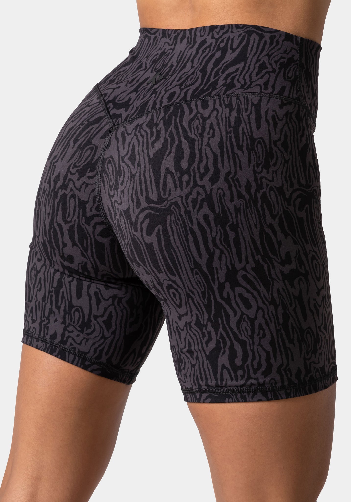 Serenity Shorts 6" - Charcoal Print